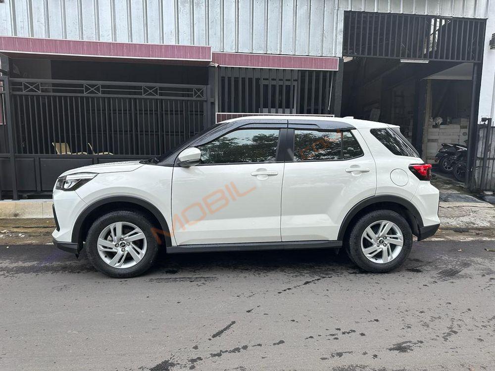 Mobil Daihatsu Rocky 2021