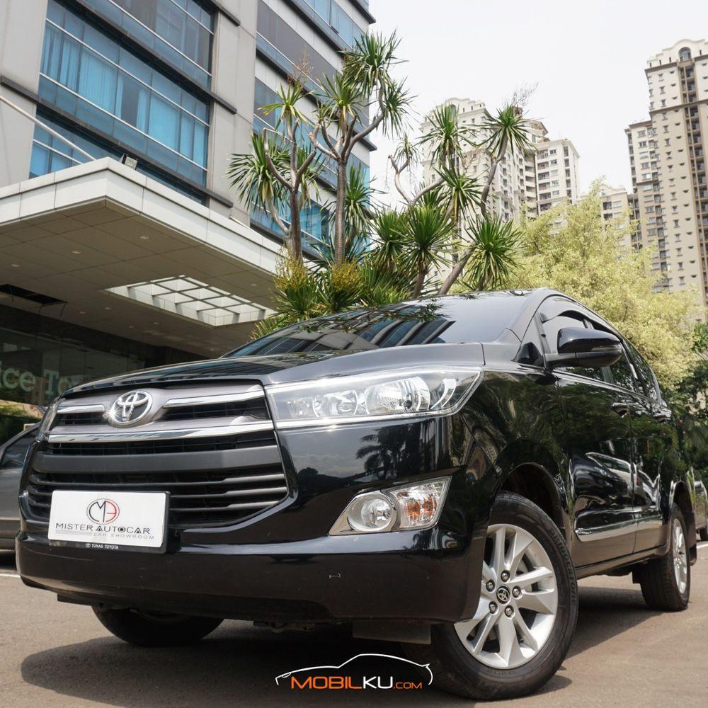 Mobil Toyota Kijang Innova 2019