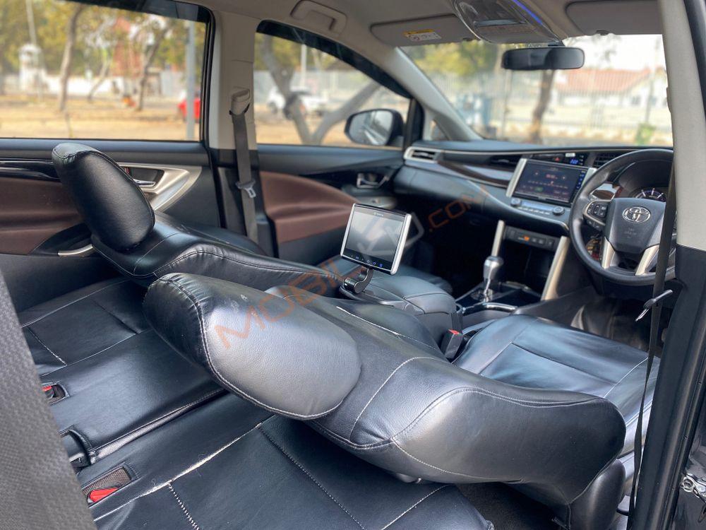 Mobil Toyota Kijang Innova 2021