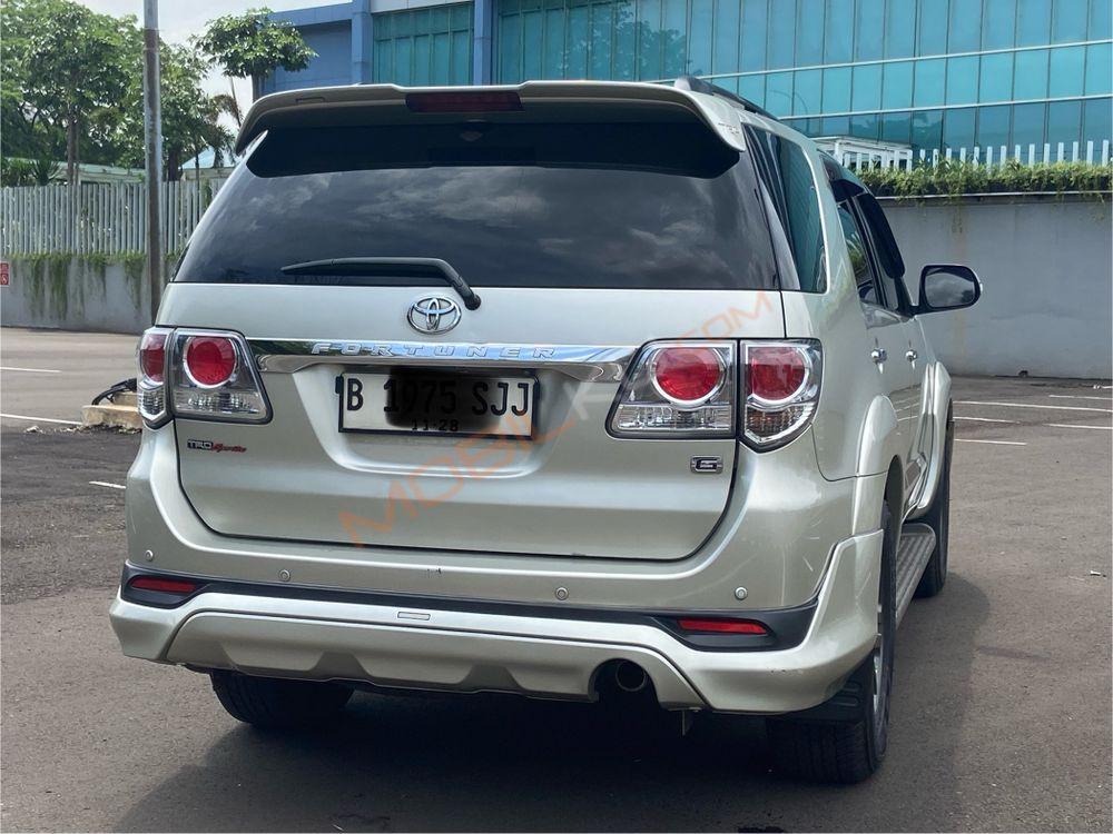 Mobil Toyota Fortuner 2013