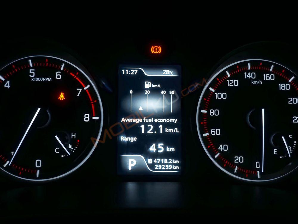 Mobil Suzuki XL7 2021