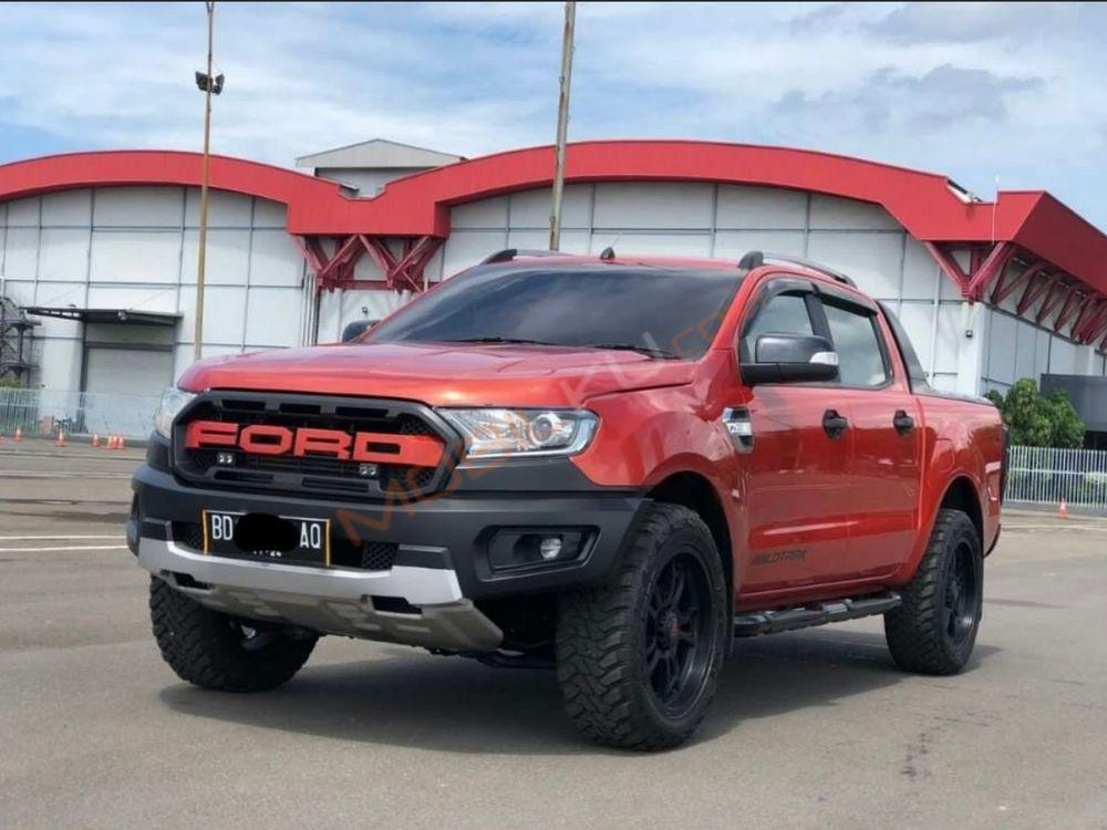 Mobil Ford Ranger 2014