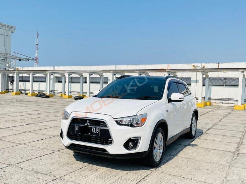 Mobil Mitsubishi Outlander Sport 2015