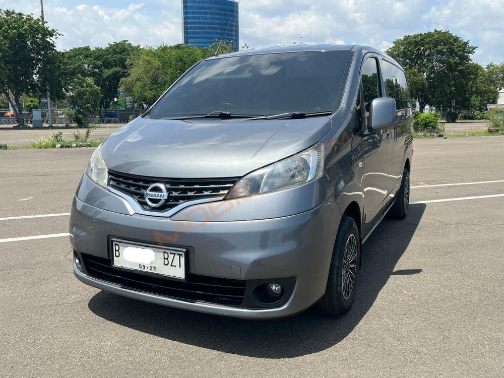 Mobil Nissan Evalia 2012
