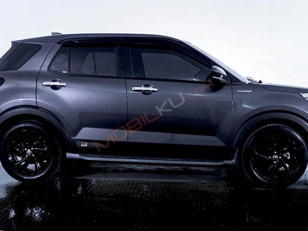 Mobil Toyota Raize 2021