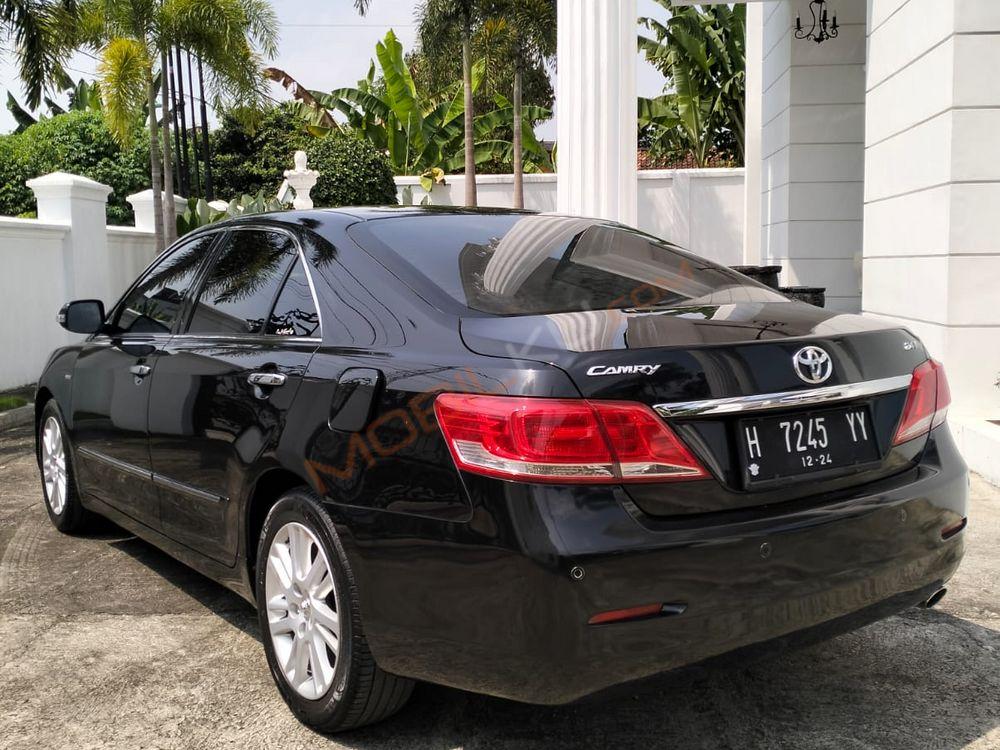 Mobil Toyota Camry 2012