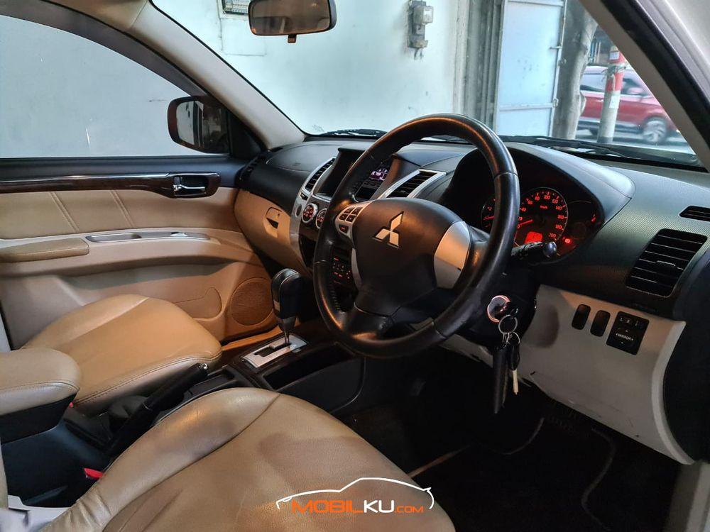 Mobil Mitsubishi Pajero Sport 2012