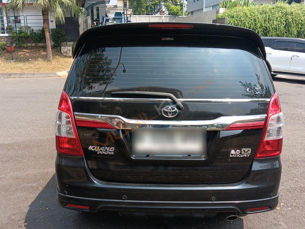 Mobil Toyota Kijang Innova 2014