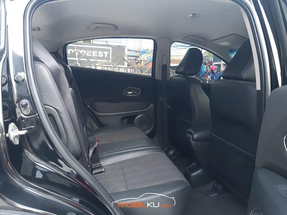 Mobil Honda HR-V 2015
