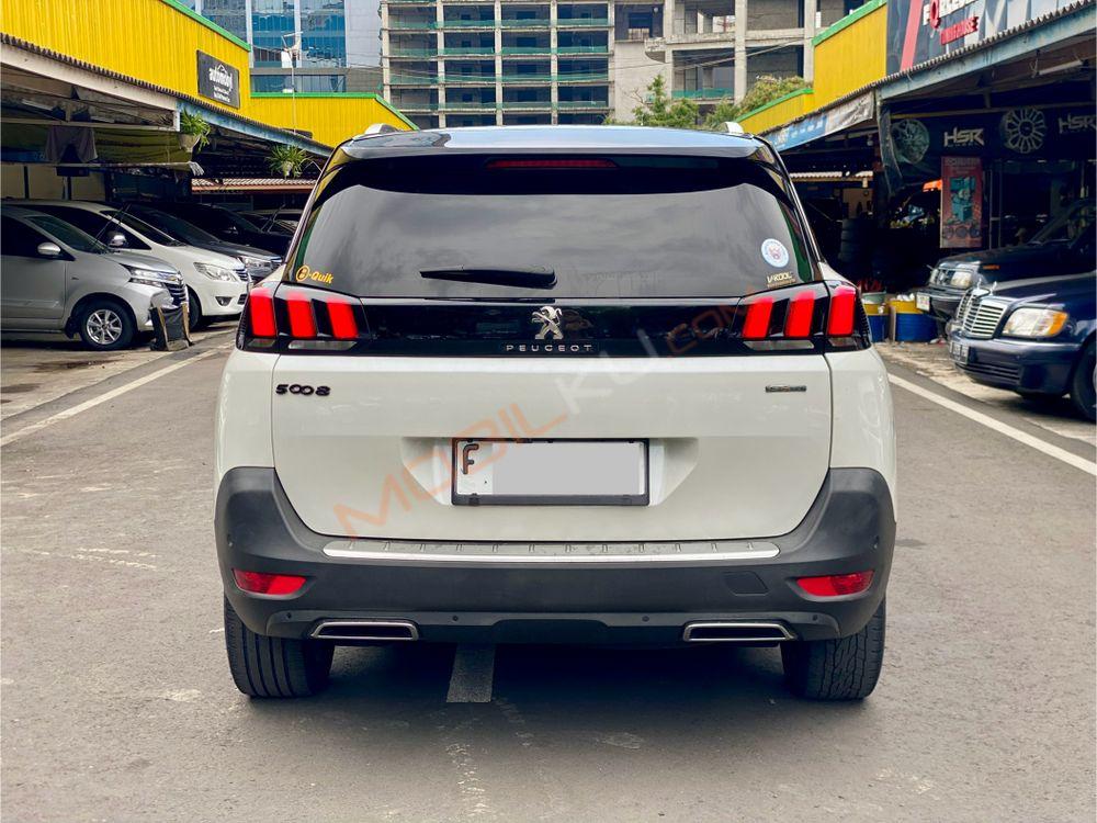 Mobil Peugeot 5008 2019
