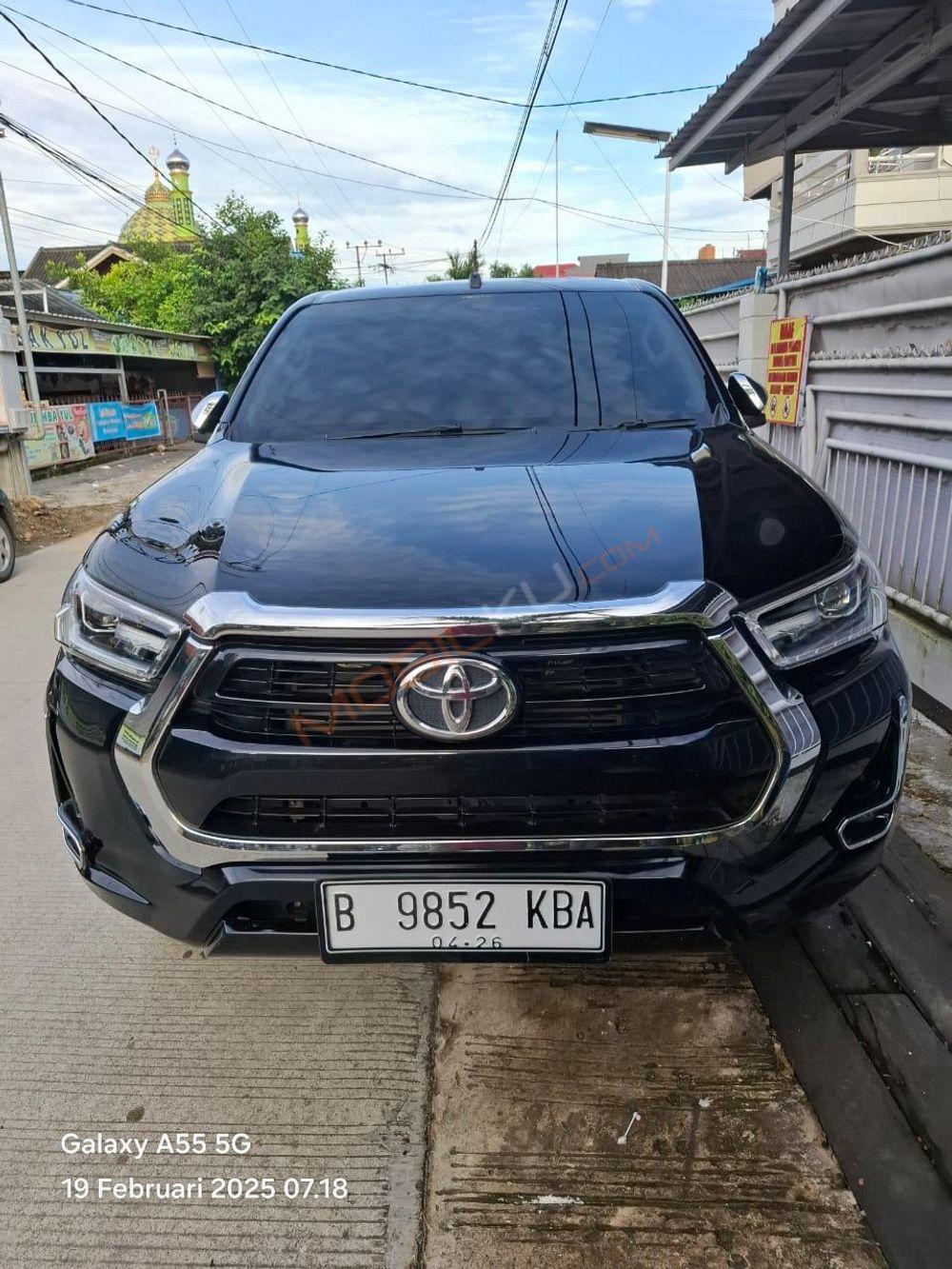 Mobil Toyota Hilux 2020