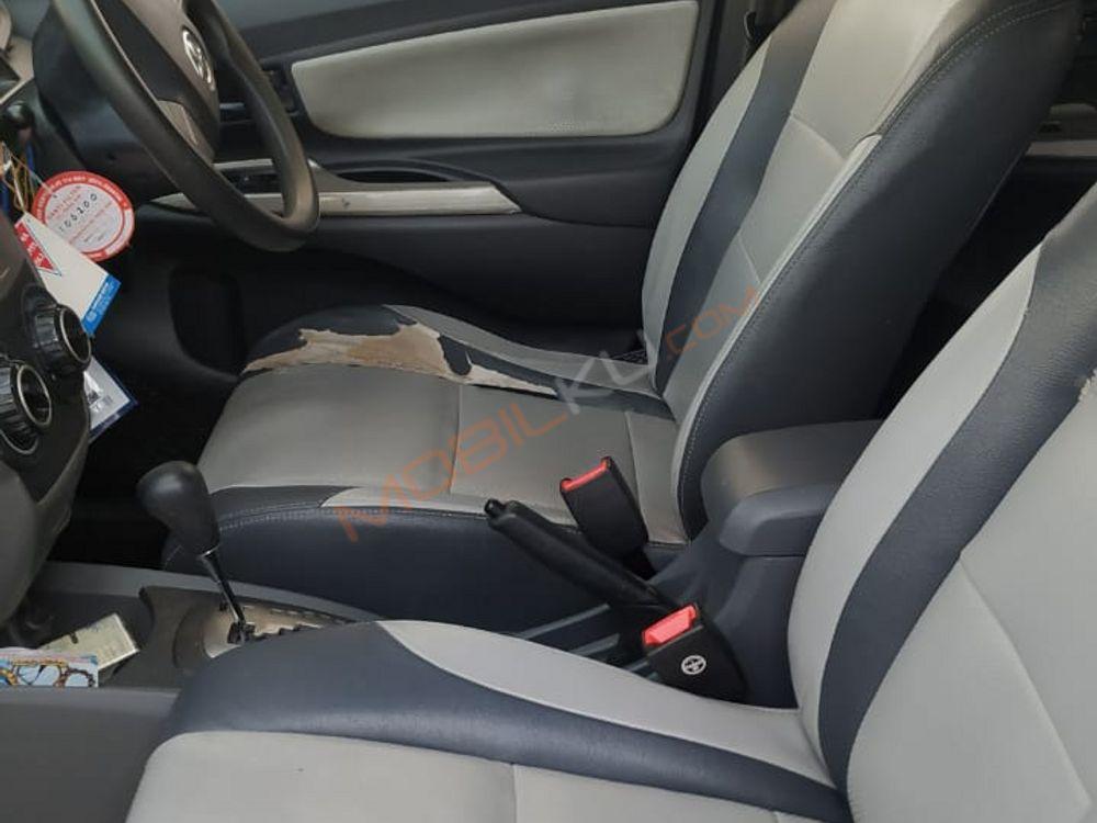 Mobil Toyota Avanza 2013