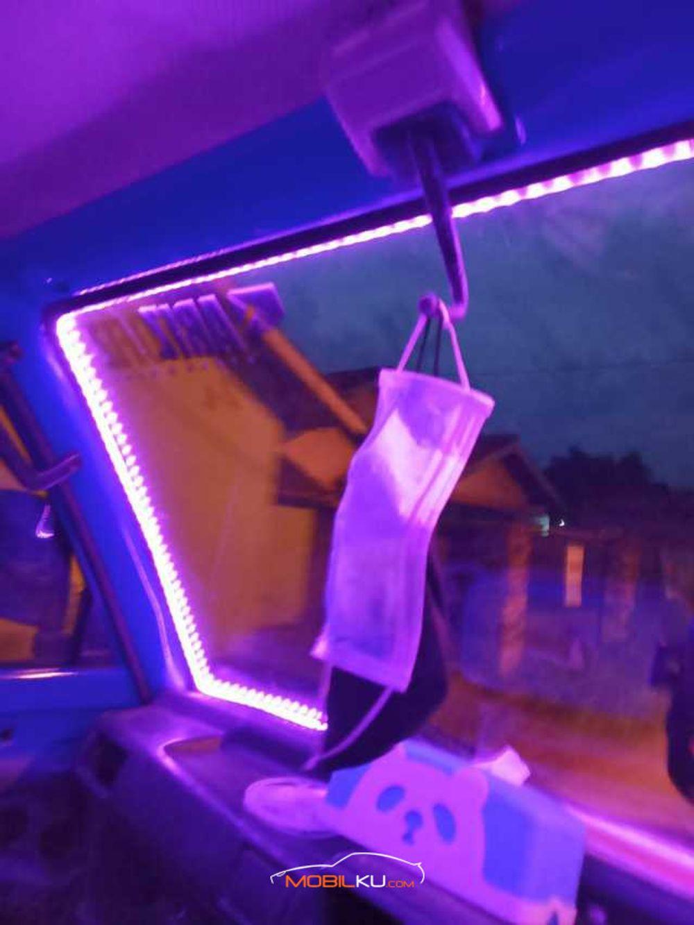 Mobil Mitsubishi Colt 2004