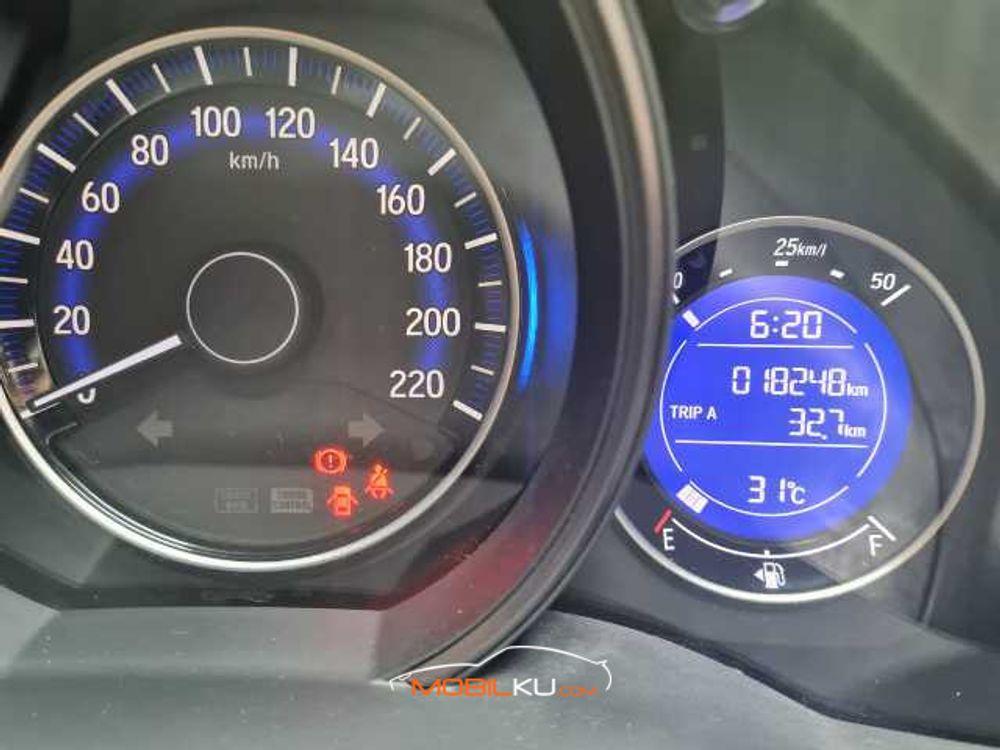 Mobil Honda Jazz 2019