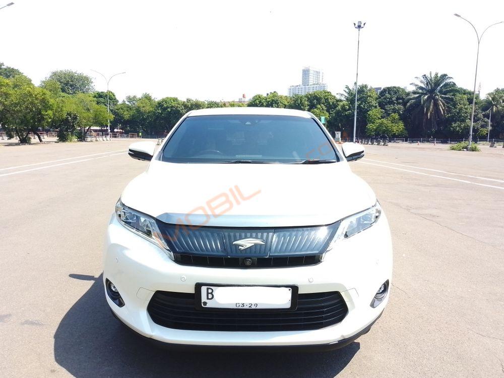 Mobil Toyota Harrier 2014