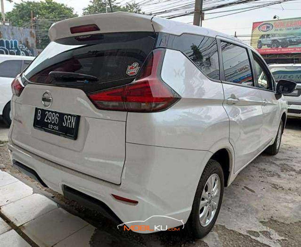 Mobil Nissan Livina 2019