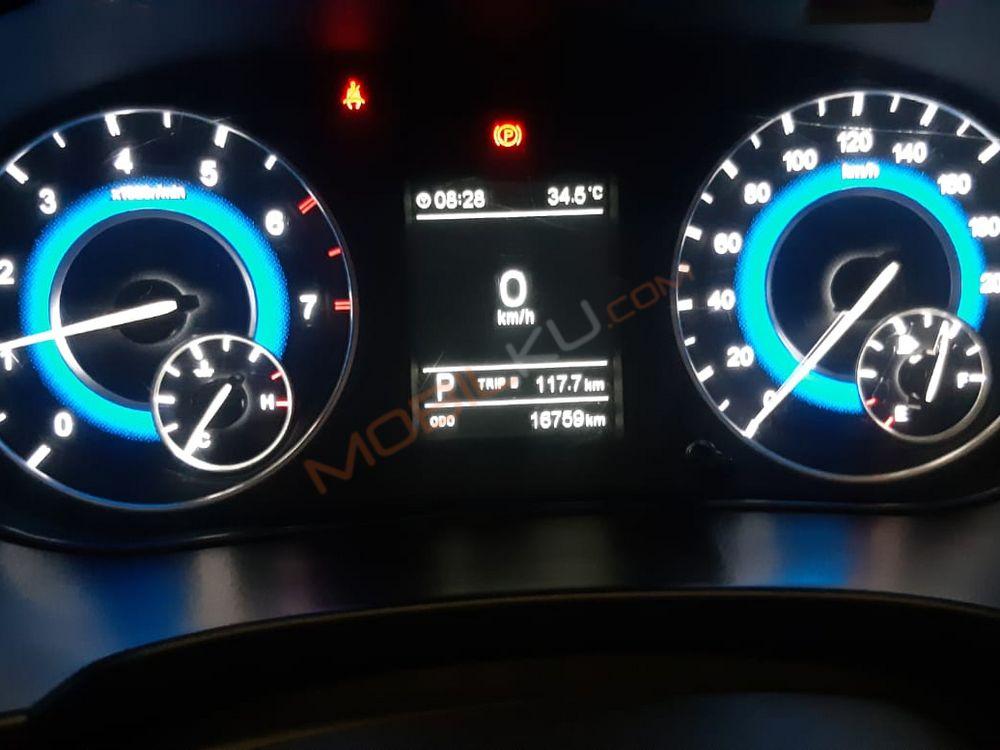 Mobil DFSK Glory 560 2021