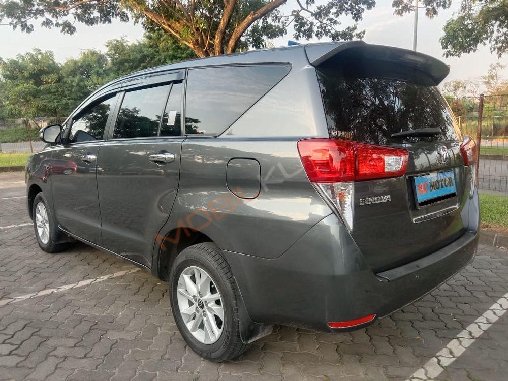 Mobil Toyota Kijang Innova 2020