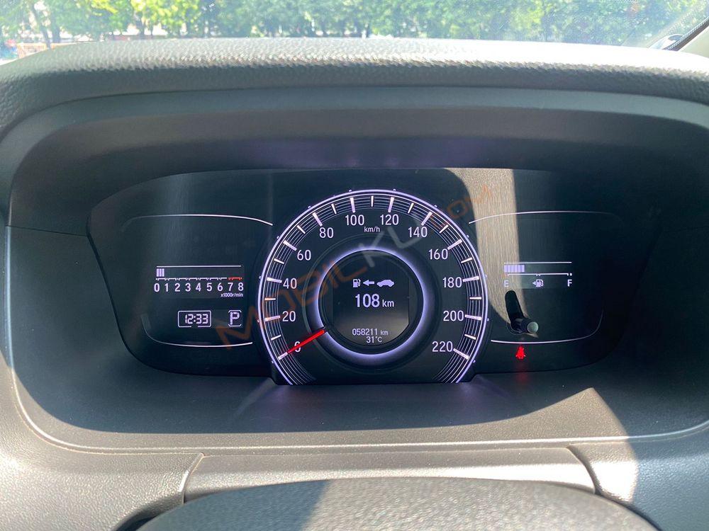 Mobil Honda Odyssey 2016