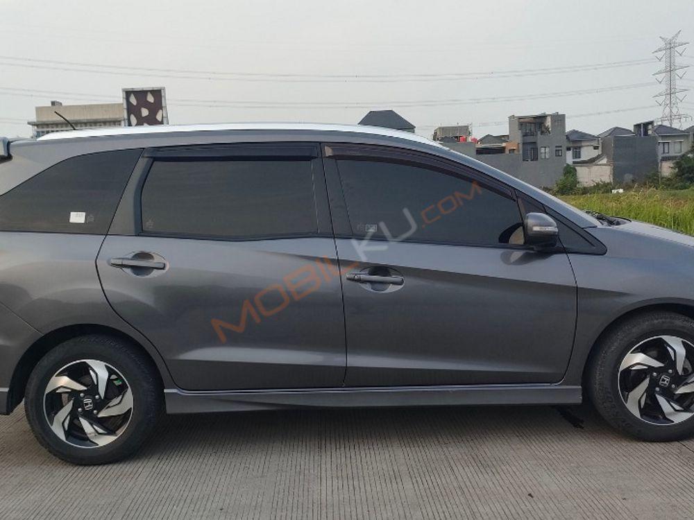 Mobil Honda Mobilio 2015