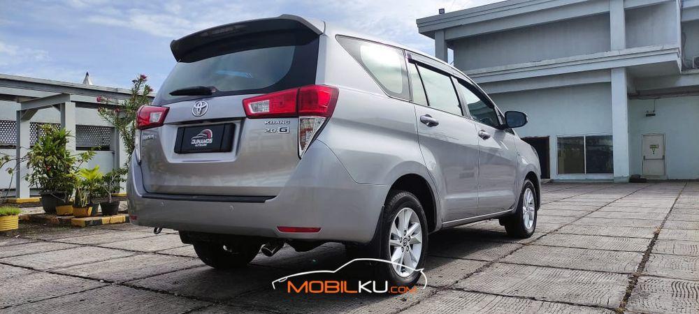 Mobil Toyota Kijang Innova 2020