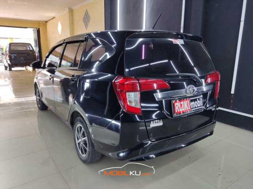 Mobil Toyota Calya 2017