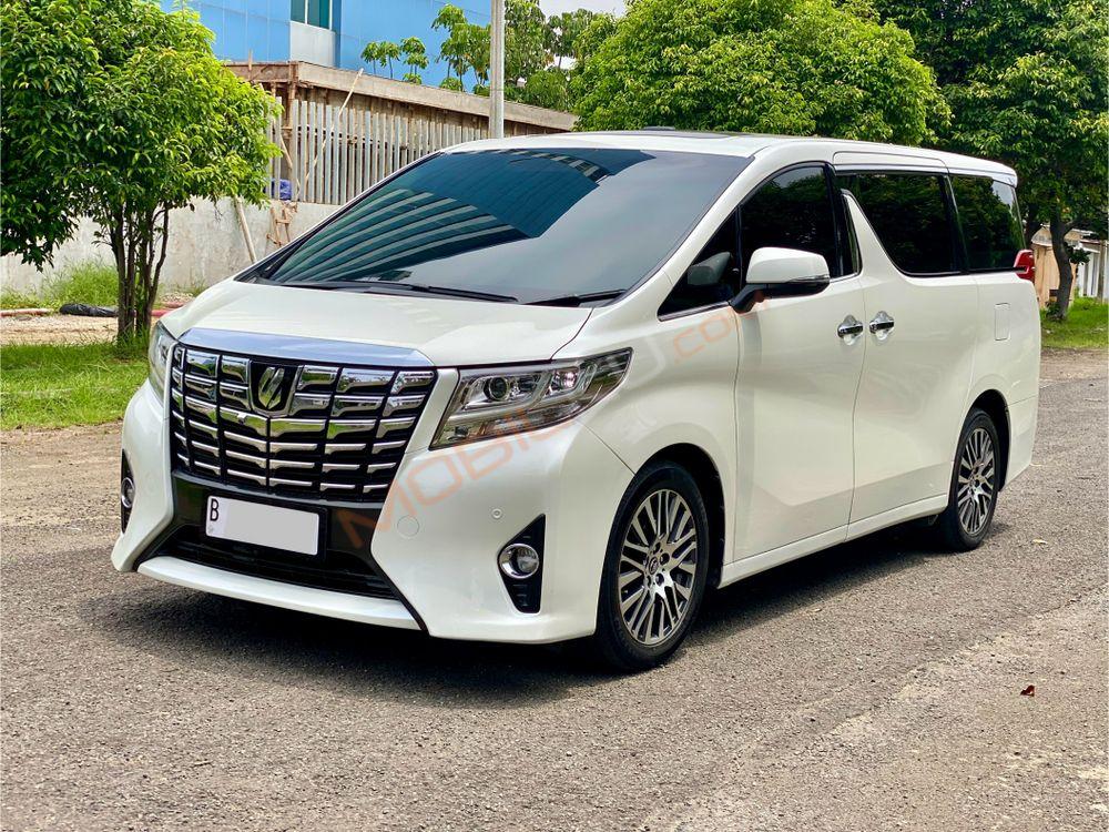 Mobil Toyota Alphard 2016