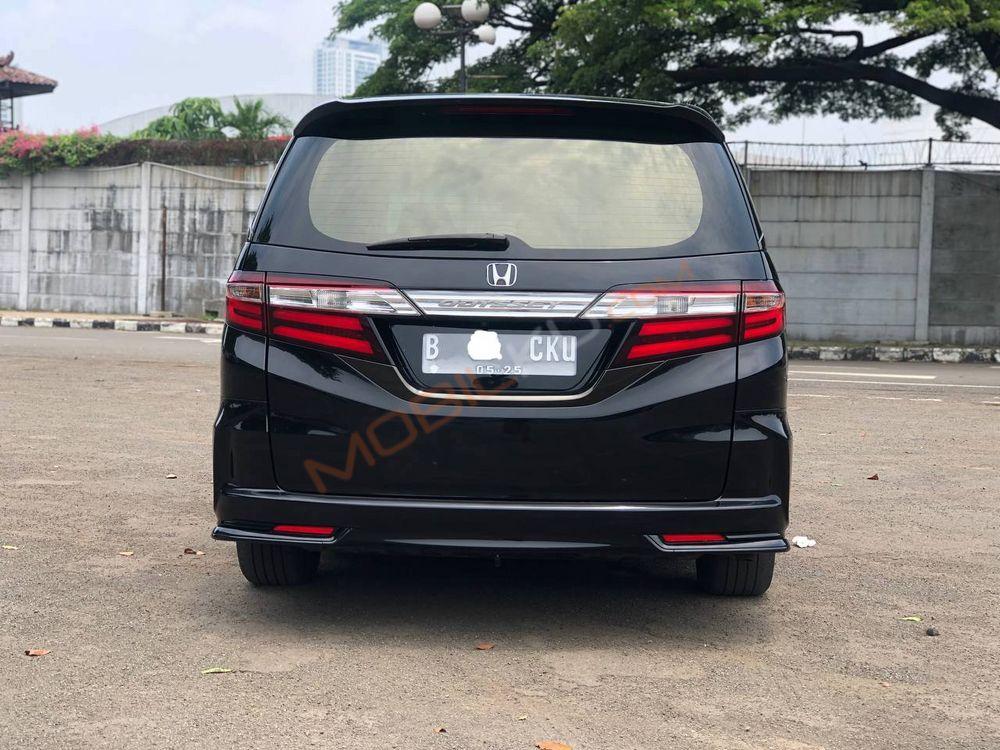 Mobil Honda Odyssey 2015