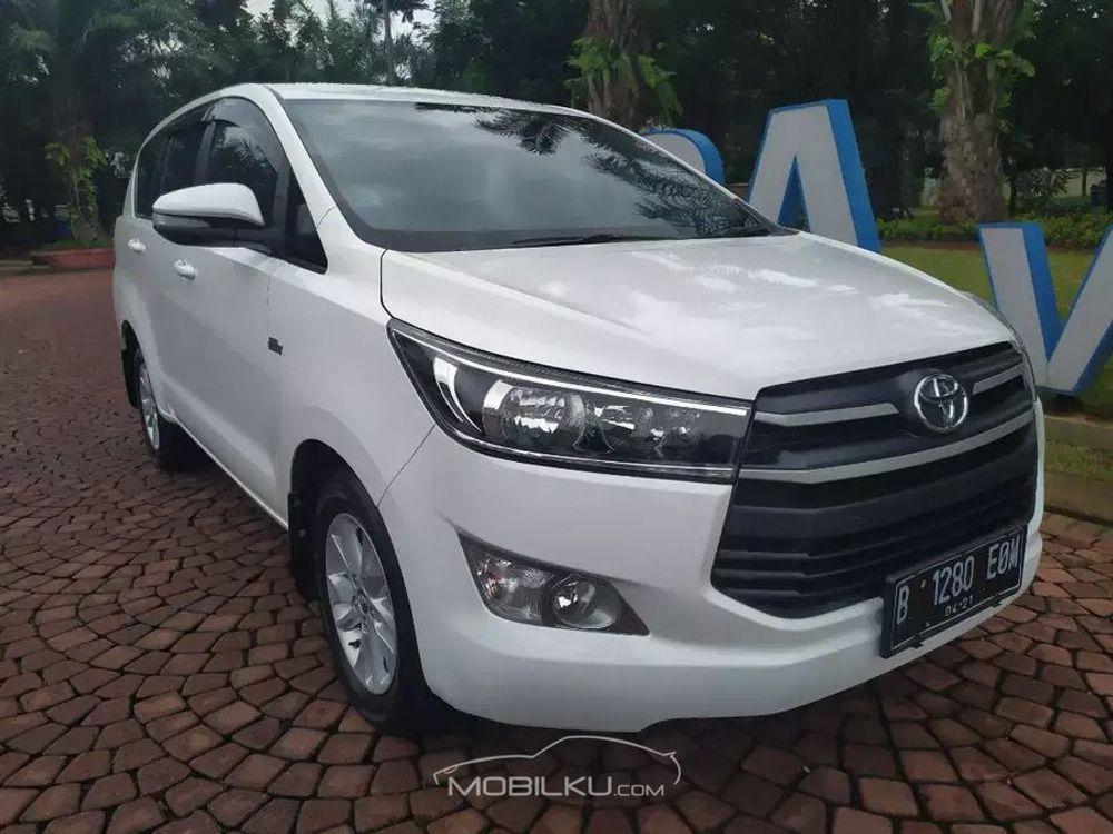 Mobil Toyota Kijang Innova 2016