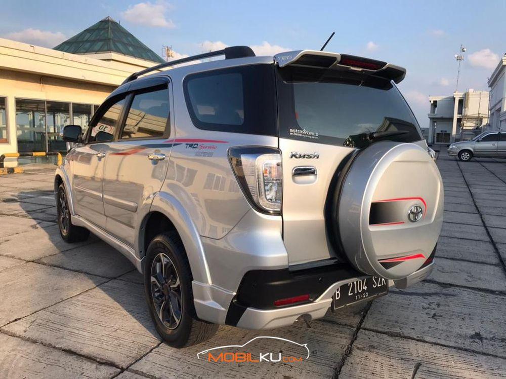 Mobil Toyota Rush 2017