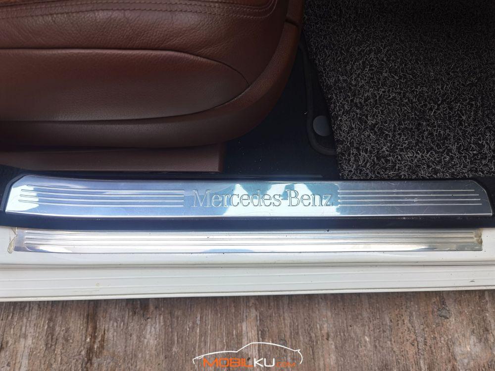 Mobil Mercedes-Benz S-Class 2012