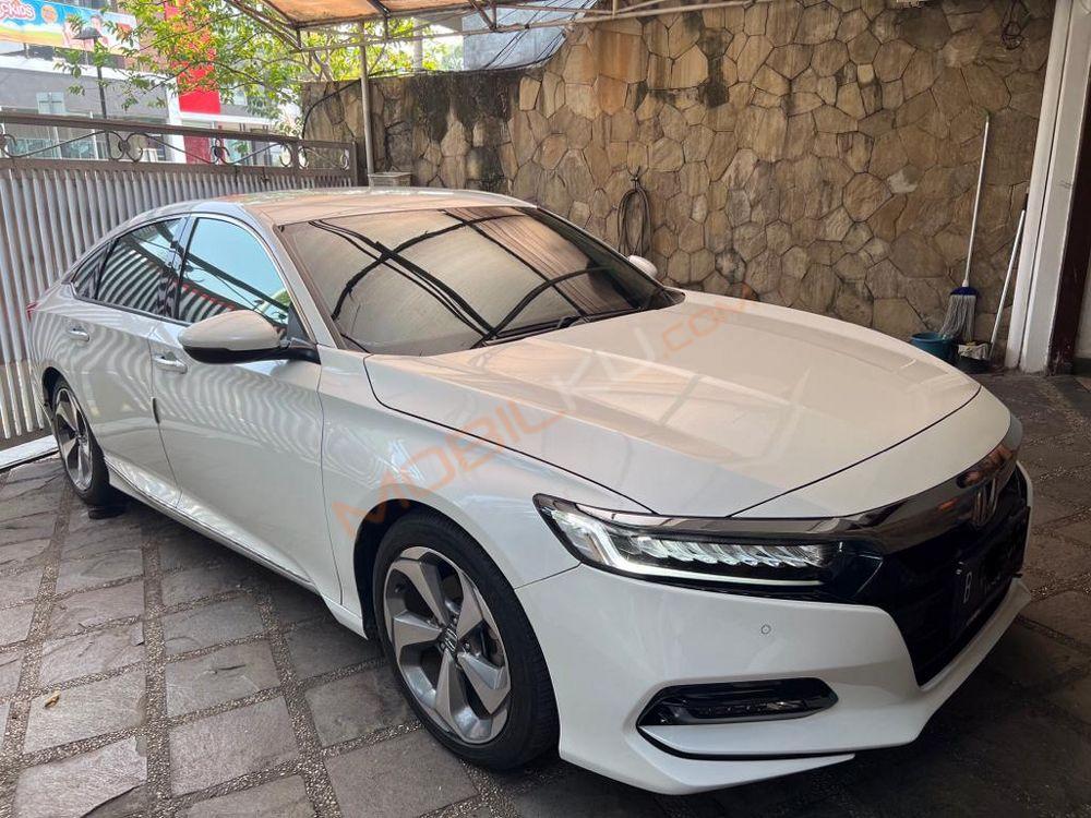 Mobil Honda Accord 2019