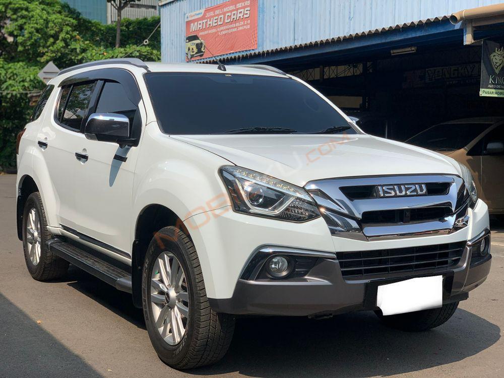 Mobil Isuzu MU-X 2017