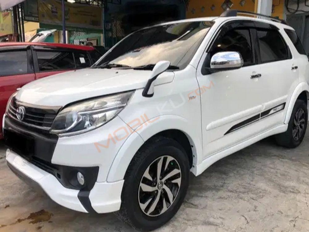 Mobil Toyota Rush 2015