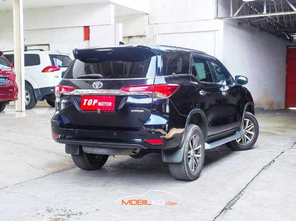 Mobil Toyota Fortuner 2017