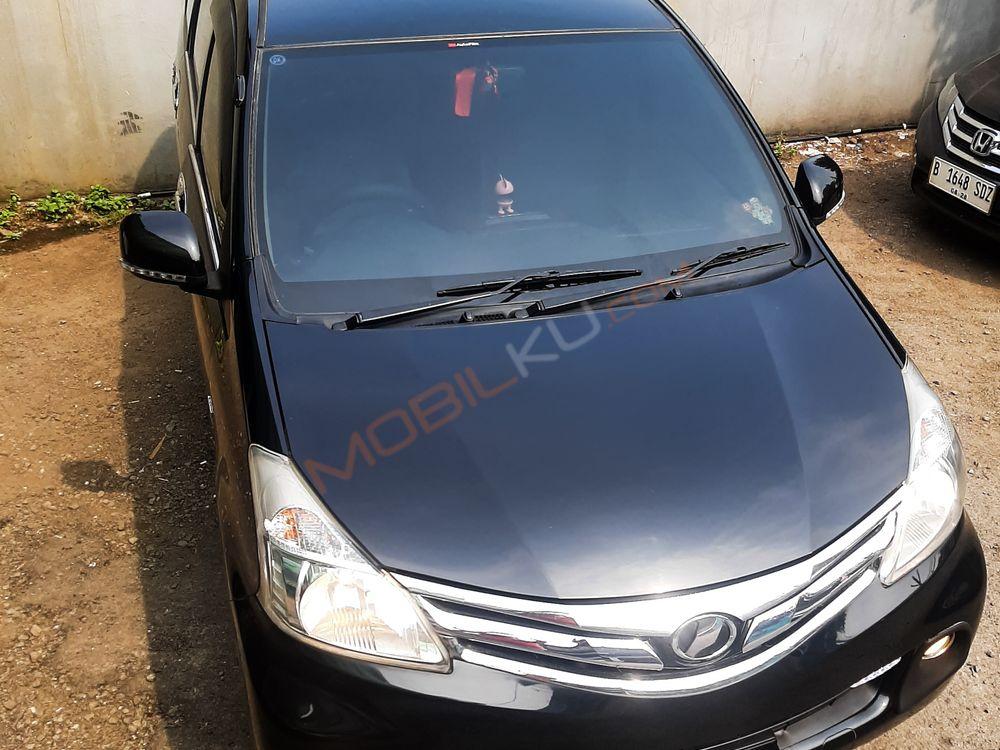 Mobil Daihatsu Xenia 2015