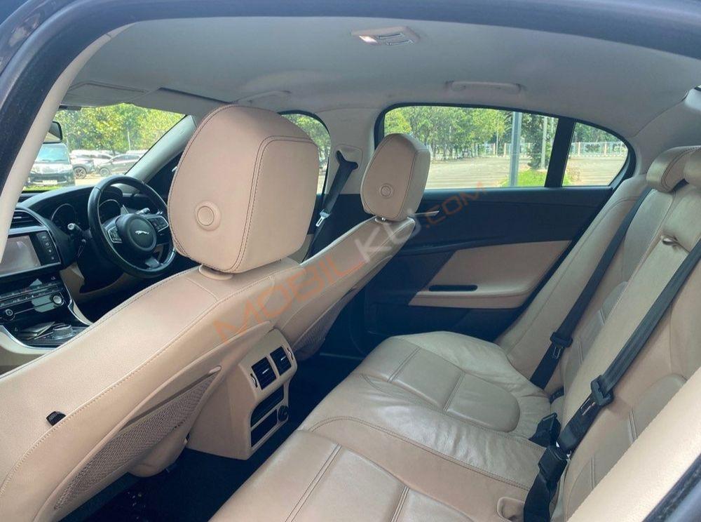 Mobil Jaguar XE 2016