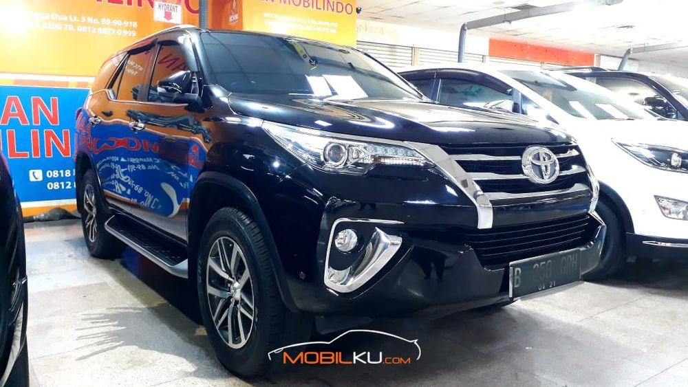 Mobil Toyota Fortuner 2016