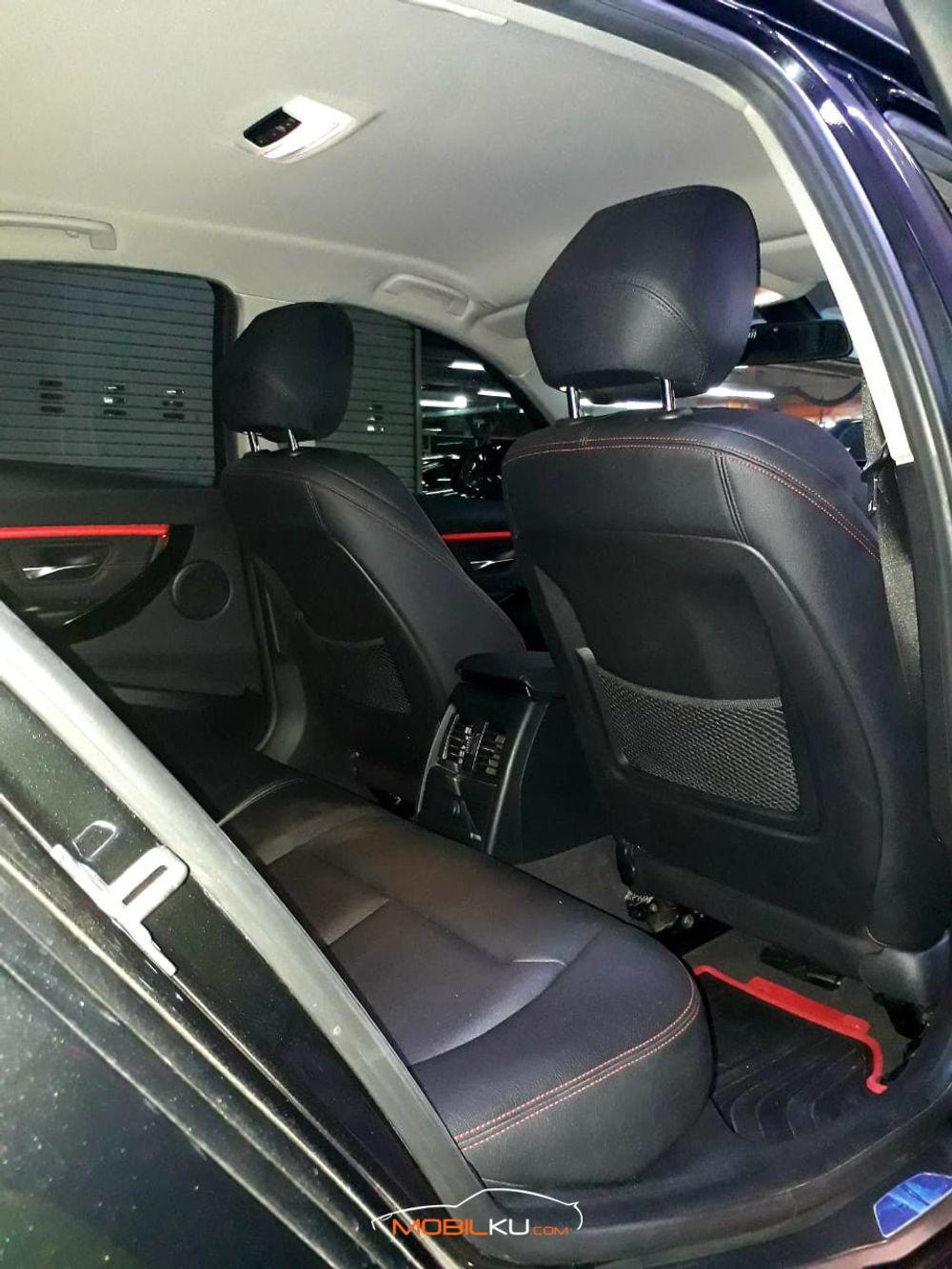 Mobil BMW 3 Series 2014