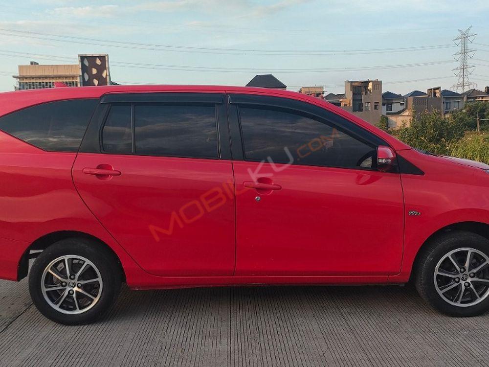 Mobil Toyota Calya 2017