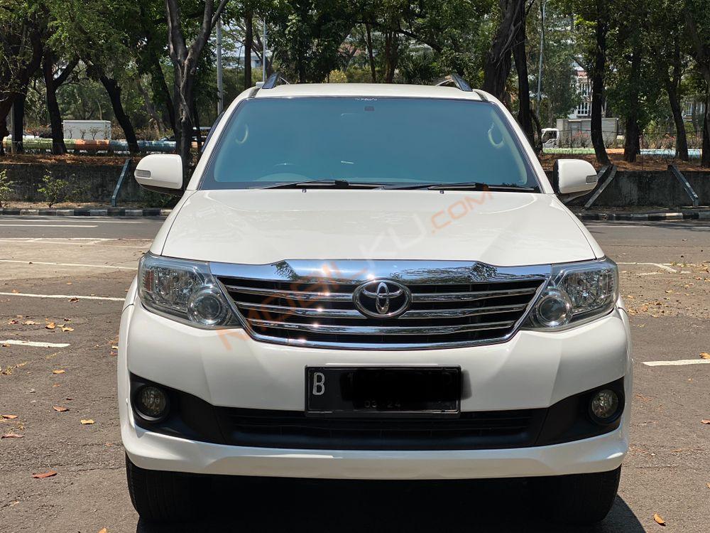 Mobil Toyota Fortuner 2012