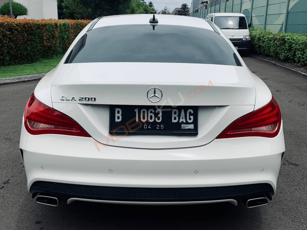 Mobil Mercedes-Benz CLA 2014