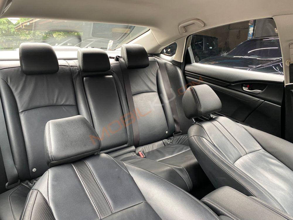 Mobil Honda Civic Sedan 2017