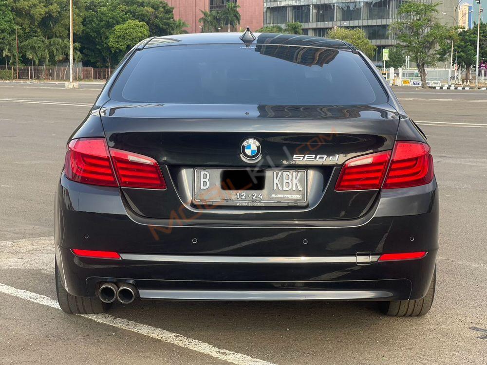 Mobil BMW 5 Series 2013