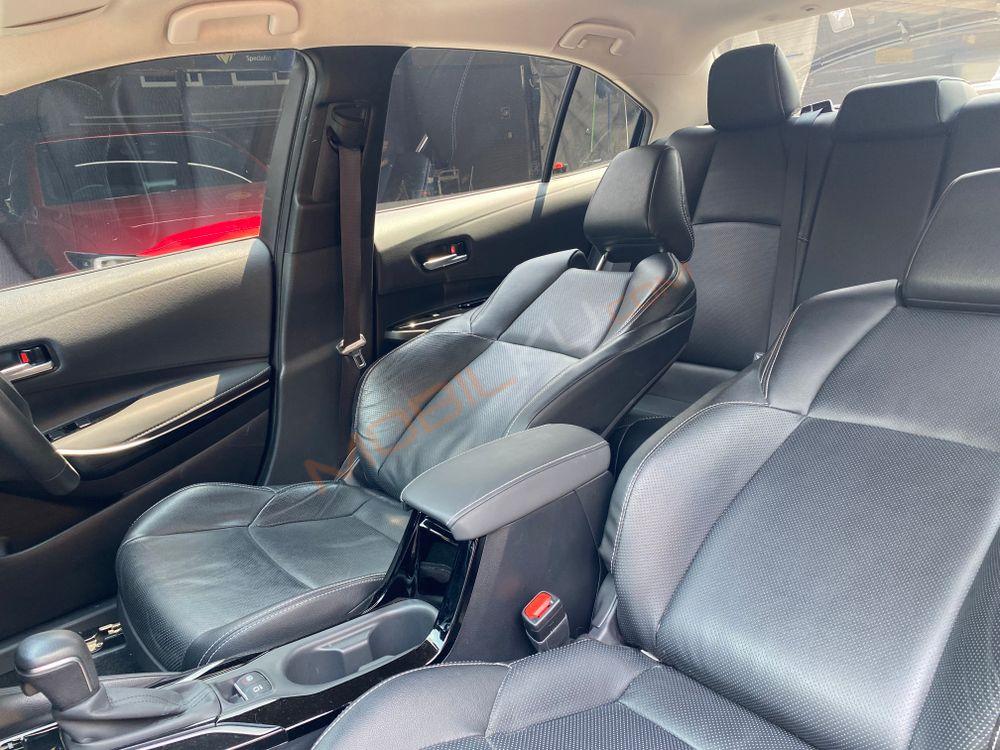 Mobil Toyota Corolla 2023