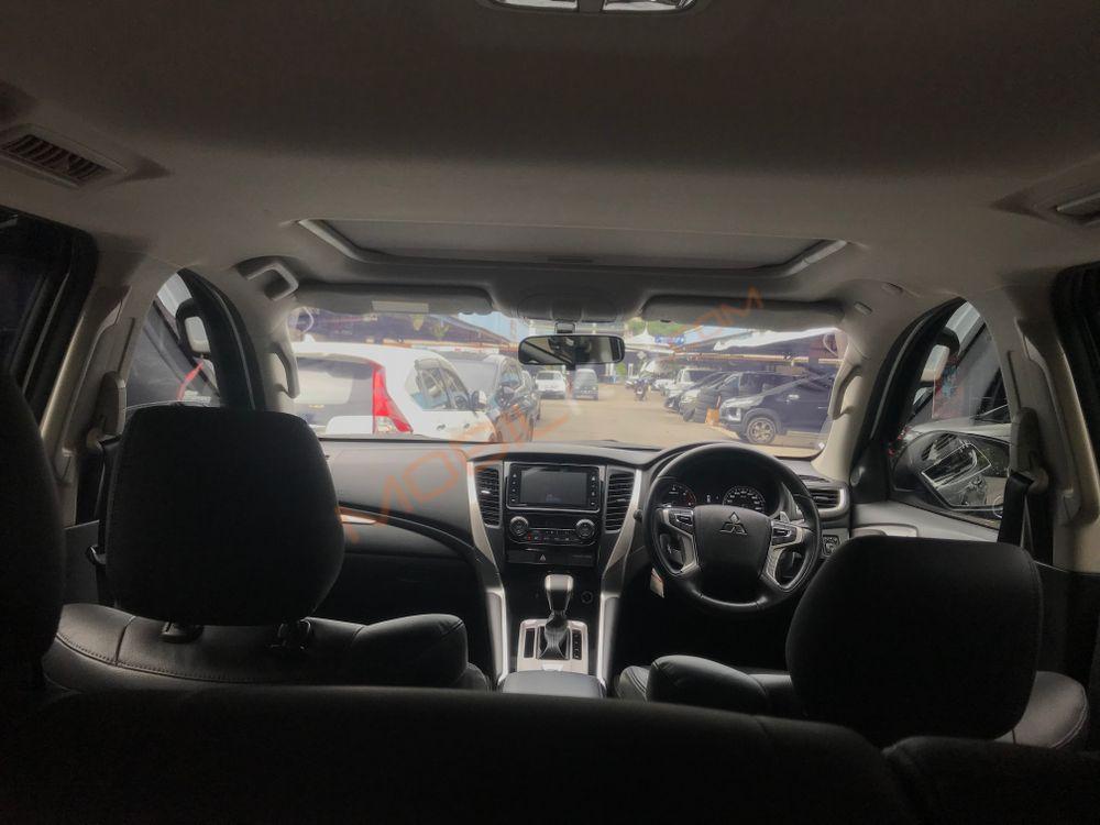 Mobil Mitsubishi Pajero 2019