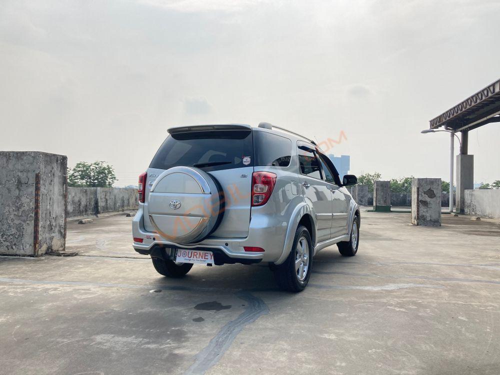 Mobil Toyota Rush 2010