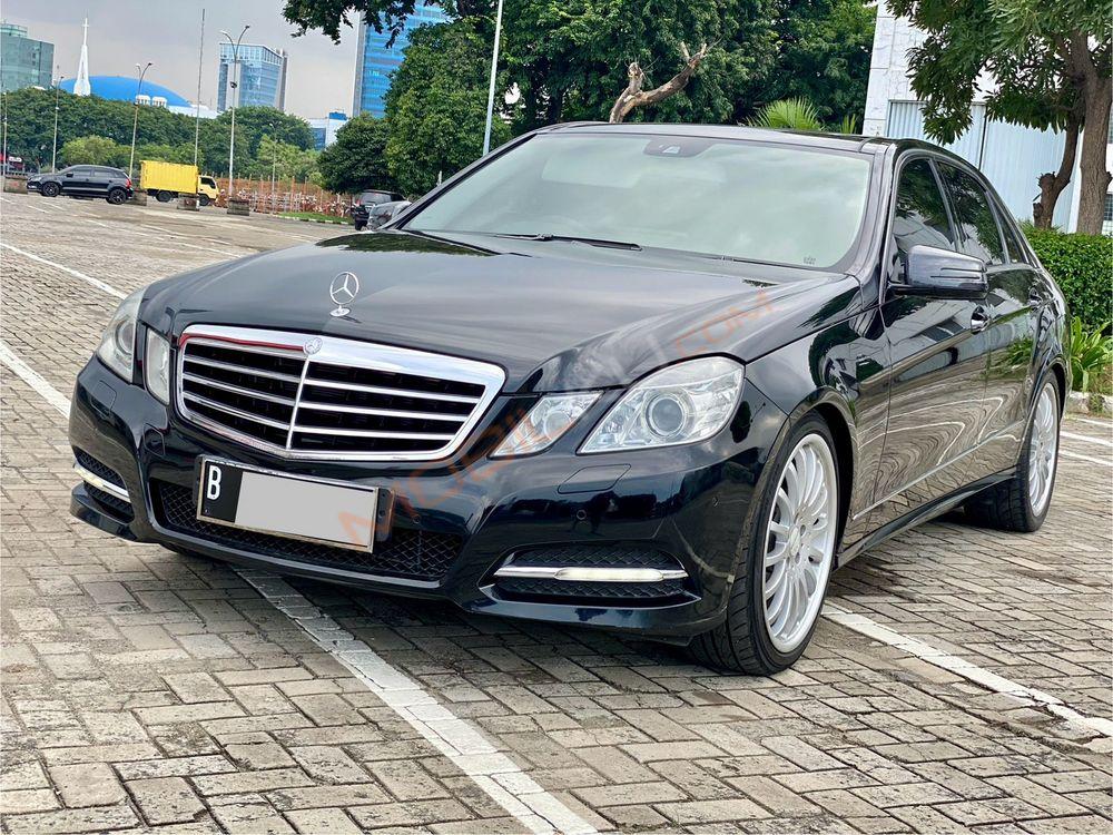 Mobil Mercedes-Benz E-Class 2011