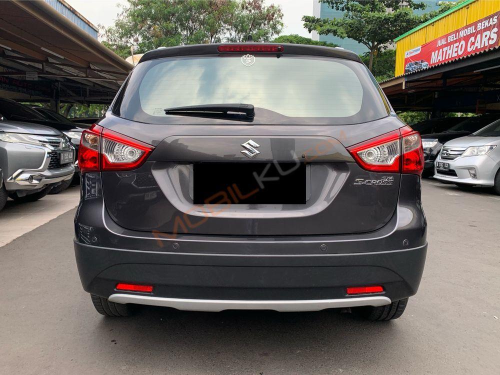 Mobil Suzuki SX4 2017