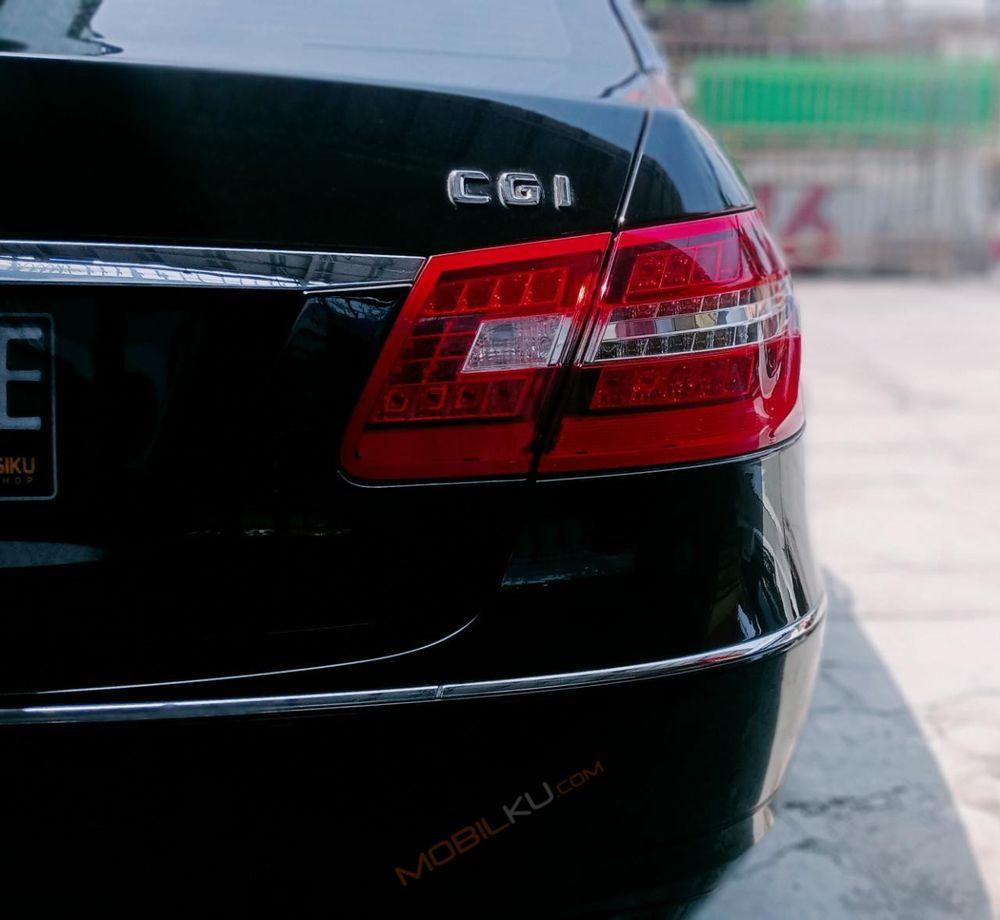 Mobil Mercedes-Benz E-Class 2011
